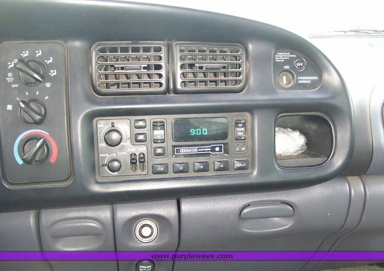 image for item 7092 1999 Dodge Ram 1500 pickup