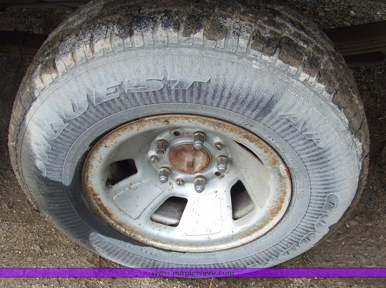 image for item 7093 1993 Ford F150 pickup