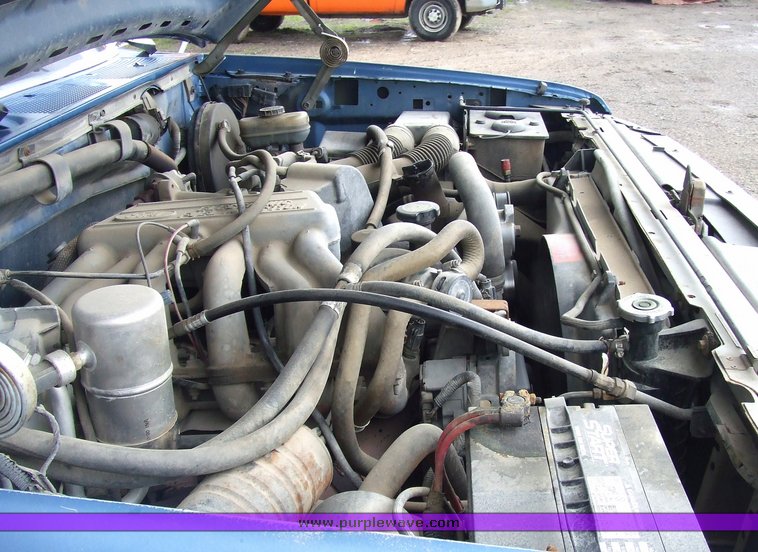 image for item 7093 1993 Ford F150 pickup