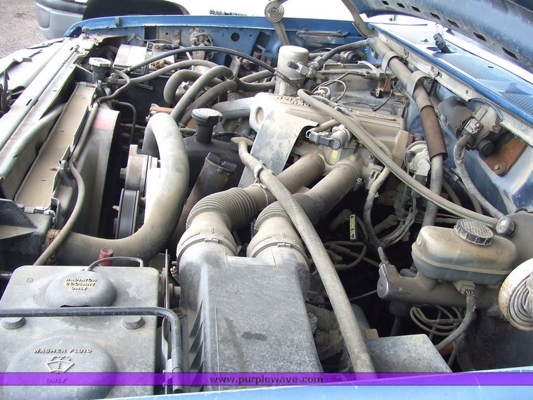 image for item 7093 1993 Ford F150 pickup