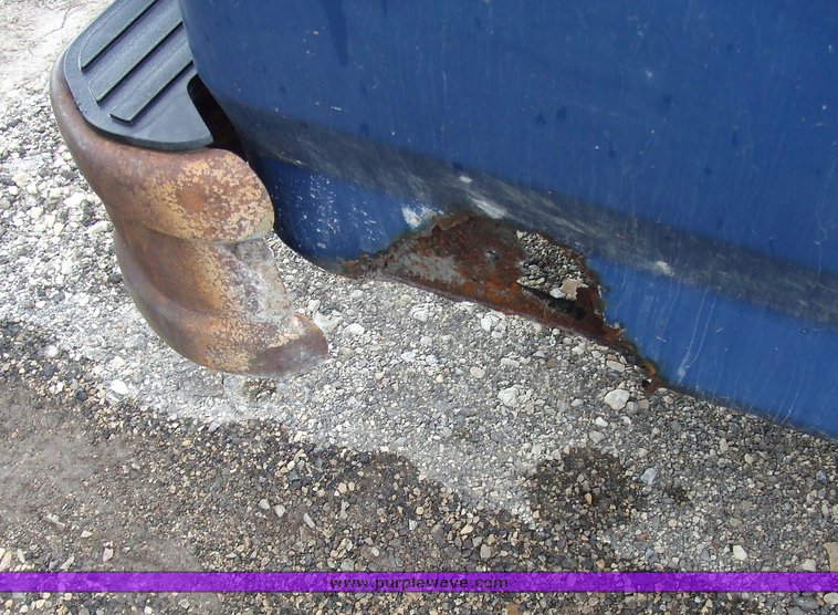 image for item 7093 1993 Ford F150 pickup