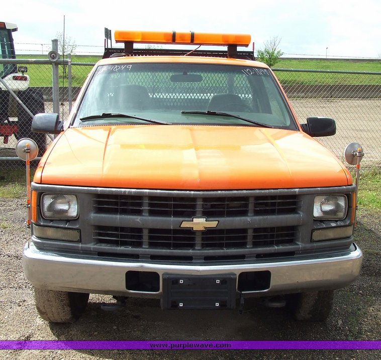 image for item 7094 1999 Chevrolet C2500 pickup