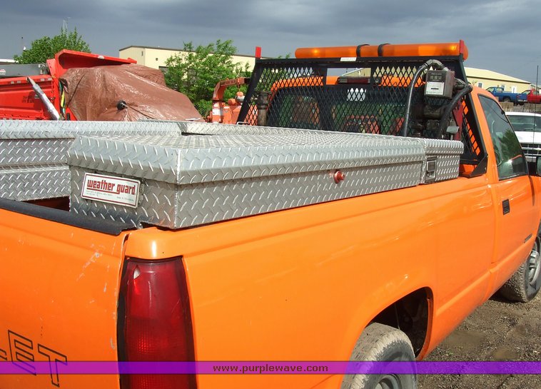 image for item 7094 1999 Chevrolet C2500 pickup