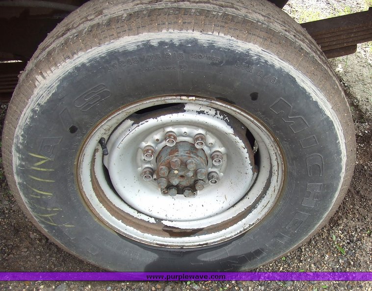 image for item 7094 1999 Chevrolet C2500 pickup