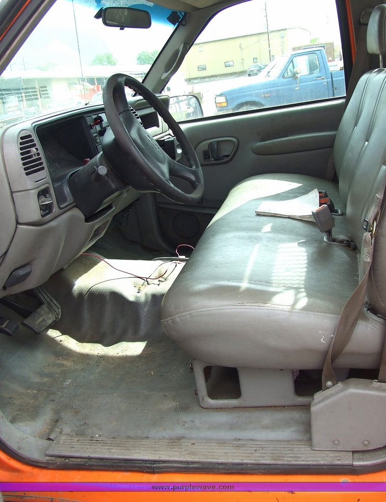 image for item 7094 1999 Chevrolet C2500 pickup