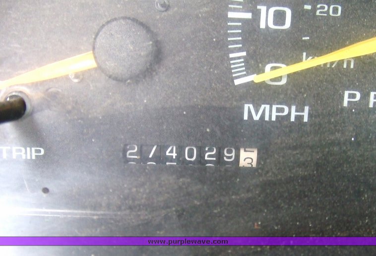 image for item 7094 1999 Chevrolet C2500 pickup