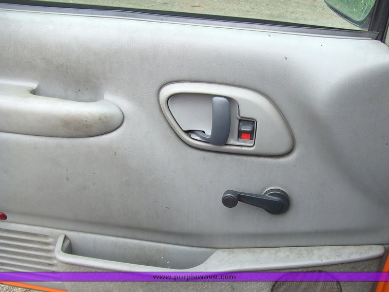 image for item 7094 1999 Chevrolet C2500 pickup