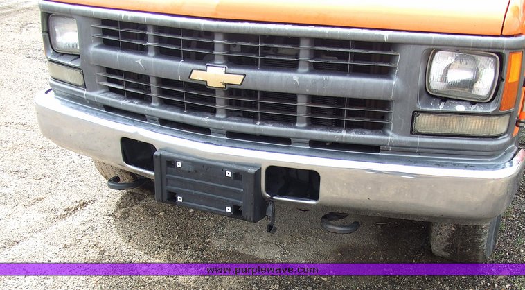 image for item 7094 1999 Chevrolet C2500 pickup