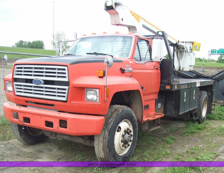image for item 7095 1994 Ford F700F bucket truck
