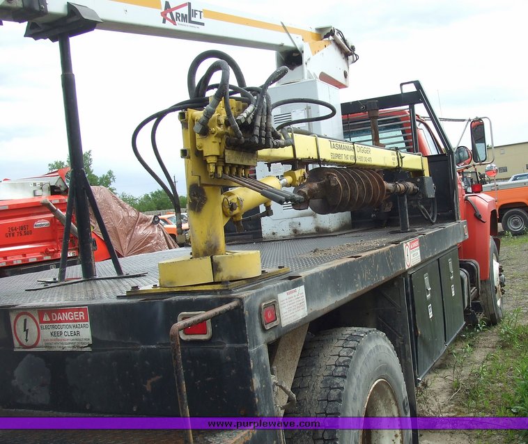 image for item 7095 1994 Ford F700F bucket truck