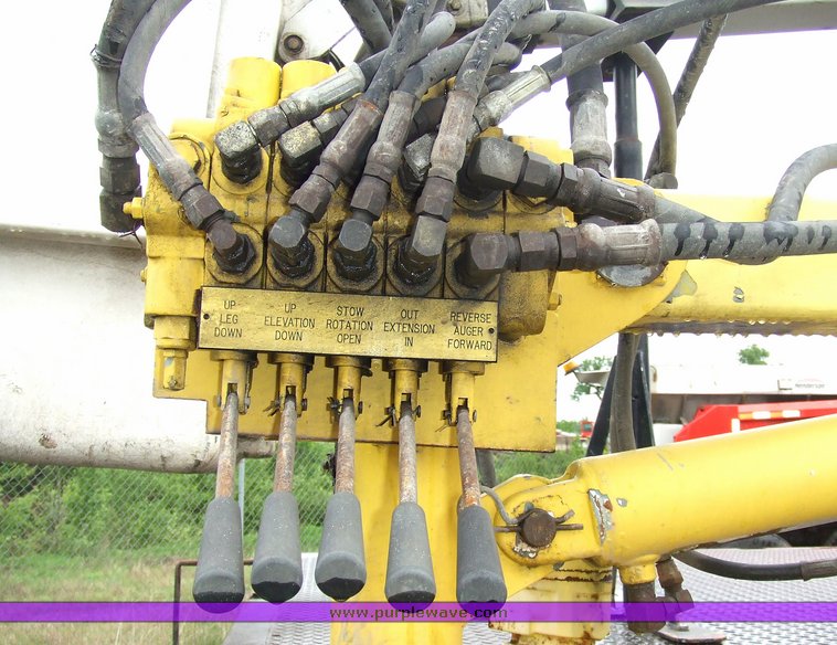 image for item 7095 1994 Ford F700F bucket truck