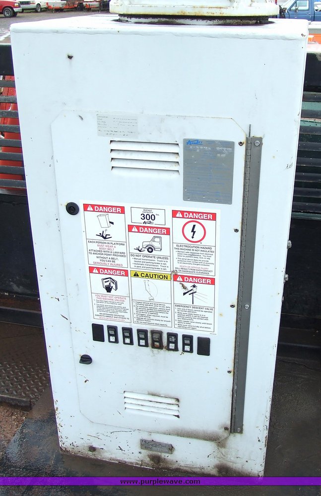 image for item 7095 1994 Ford F700F bucket truck