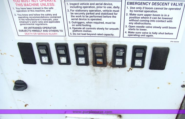 image for item 7095 1994 Ford F700F bucket truck