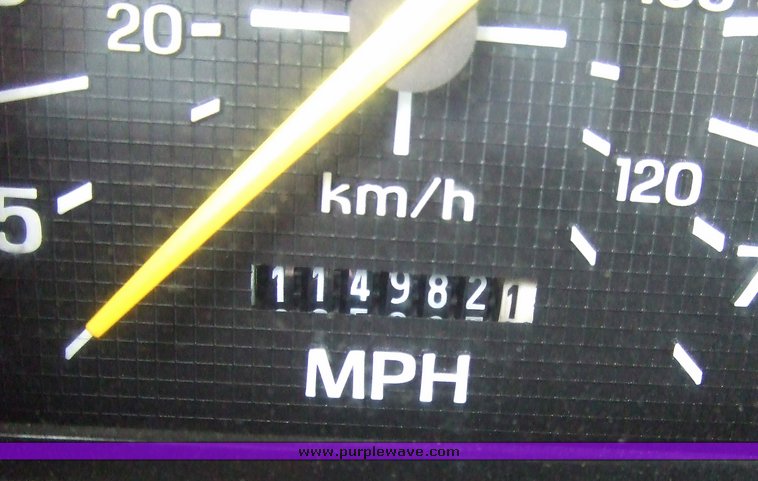 image for item 7095 1994 Ford F700F bucket truck