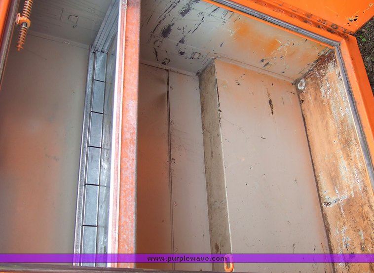 image for item 7096 1999 Chevrolet C2500 pickup with utility bed