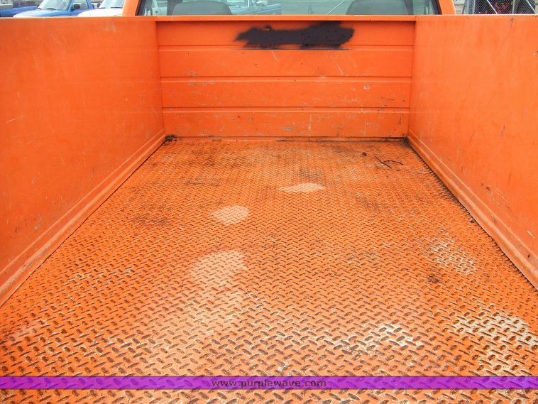 image for item 7096 1999 Chevrolet C2500 pickup with utility bed