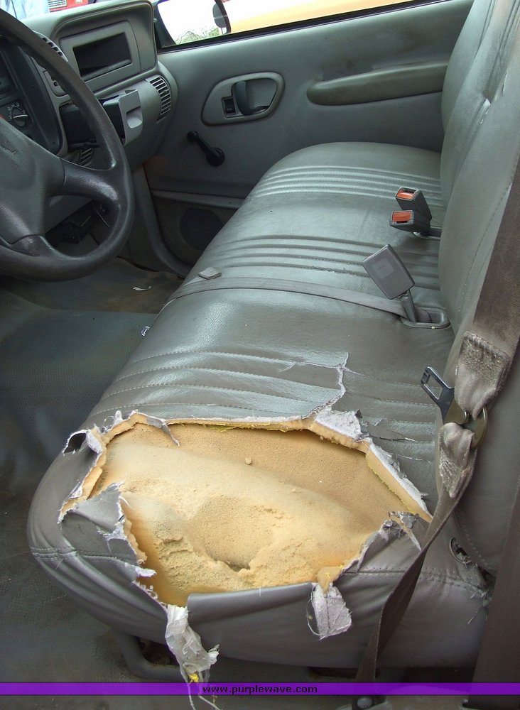 image for item 7096 1999 Chevrolet C2500 pickup with utility bed