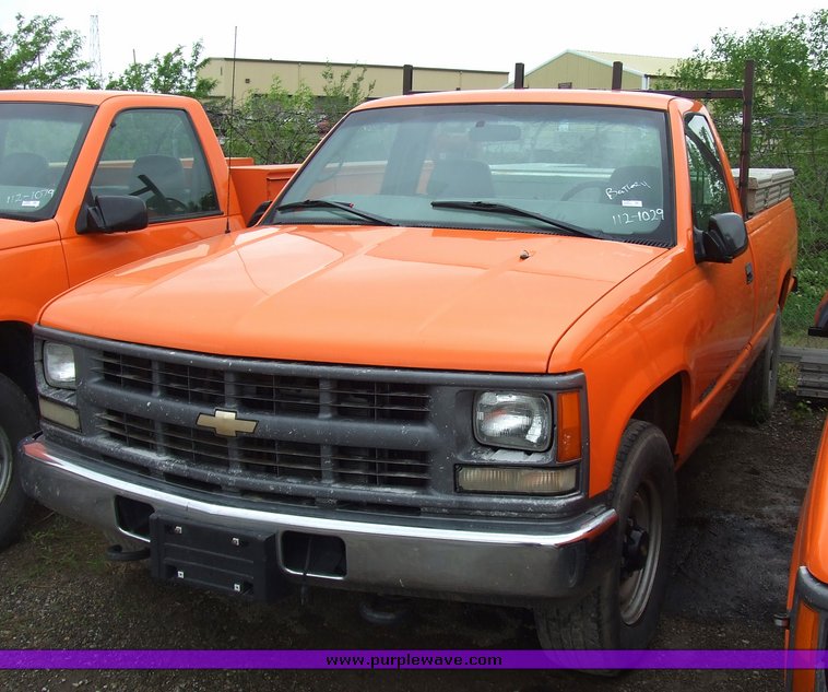 image for item 7097 1999 Chevrolet C2500 pickup