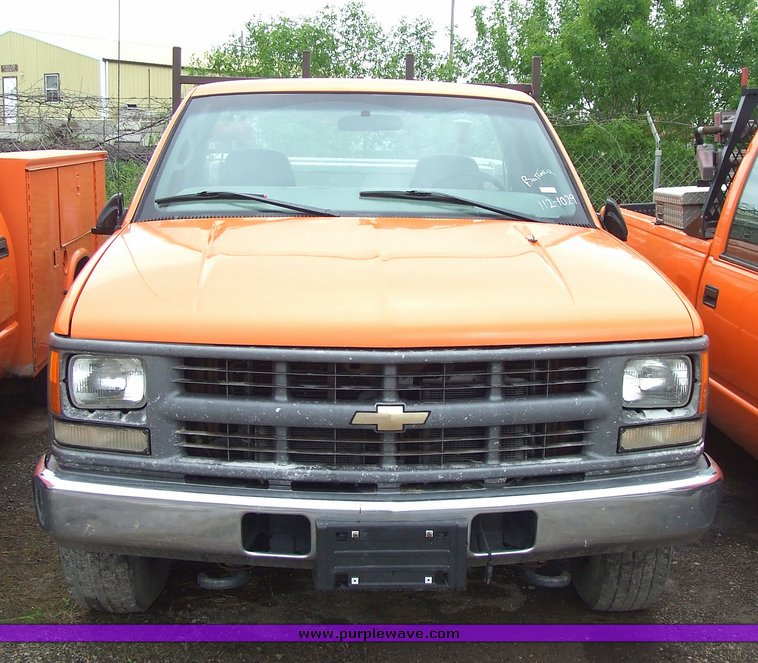 image for item 7097 1999 Chevrolet C2500 pickup