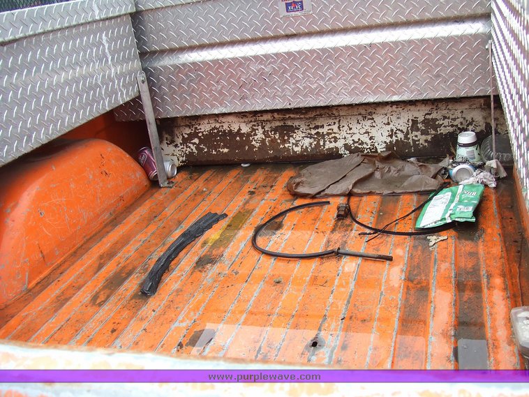 image for item 7097 1999 Chevrolet C2500 pickup