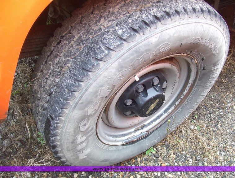 image for item 7097 1999 Chevrolet C2500 pickup