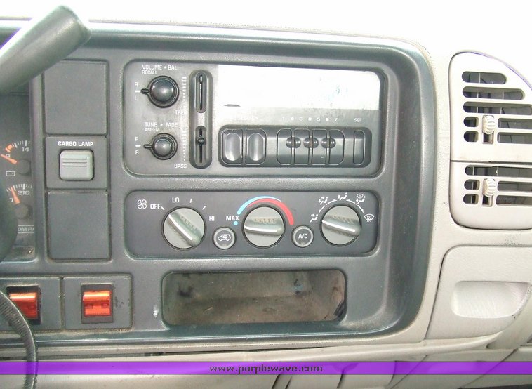 image for item 7097 1999 Chevrolet C2500 pickup