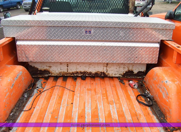 image for item 7098 1999 Chevrolet C2500 pickup