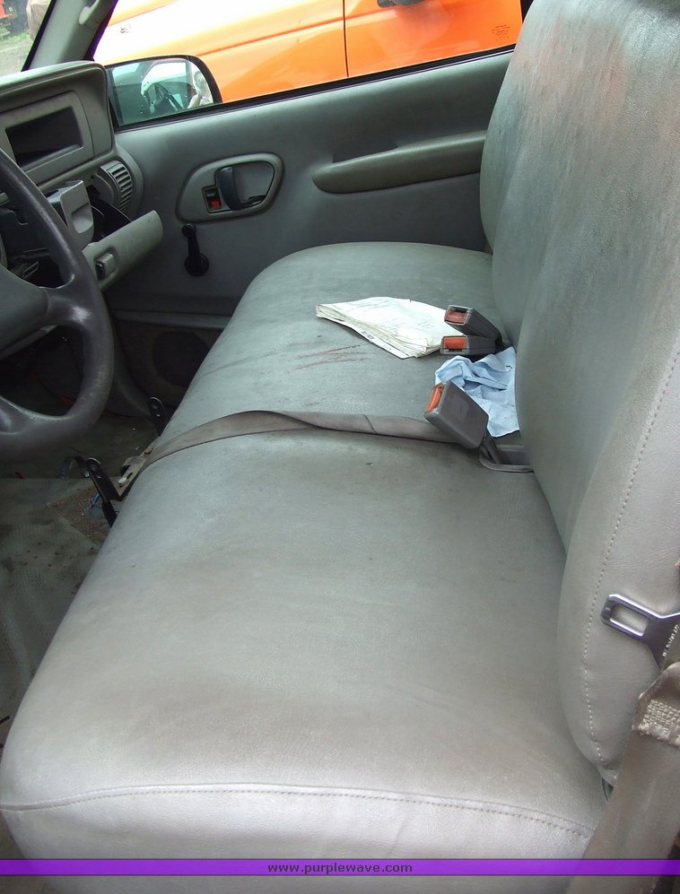 image for item 7098 1999 Chevrolet C2500 pickup