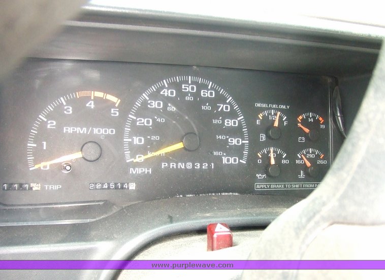 image for item 7098 1999 Chevrolet C2500 pickup