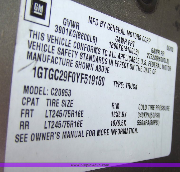 image for item 7099 2000 GMC Sierra C2500 club cab pickup