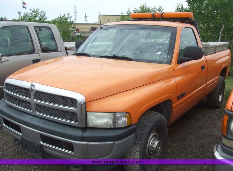 image for item 7100 2001 Dodge Ram 2500 pickup