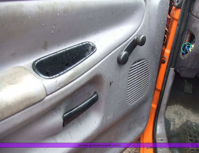 image for item 7100 2001 Dodge Ram 2500 pickup