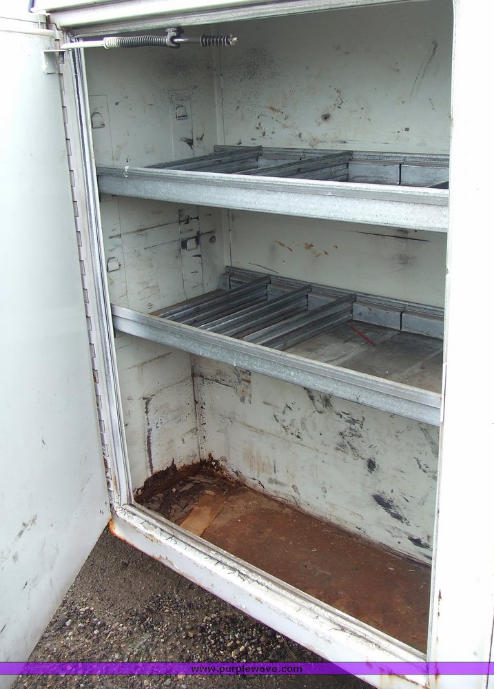 image for item 7101 1992 Chevrolet C2500 utility bed pickup