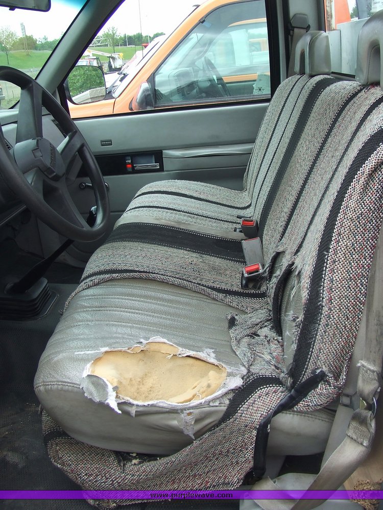 image for item 7101 1992 Chevrolet C2500 utility bed pickup