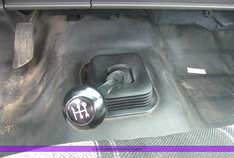 image for item 7101 1992 Chevrolet C2500 utility bed pickup