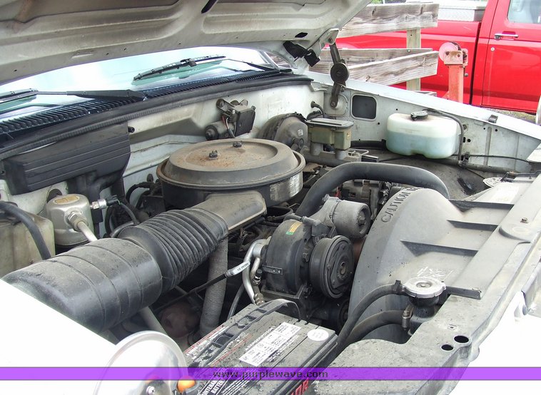 image for item 7101 1992 Chevrolet C2500 utility bed pickup