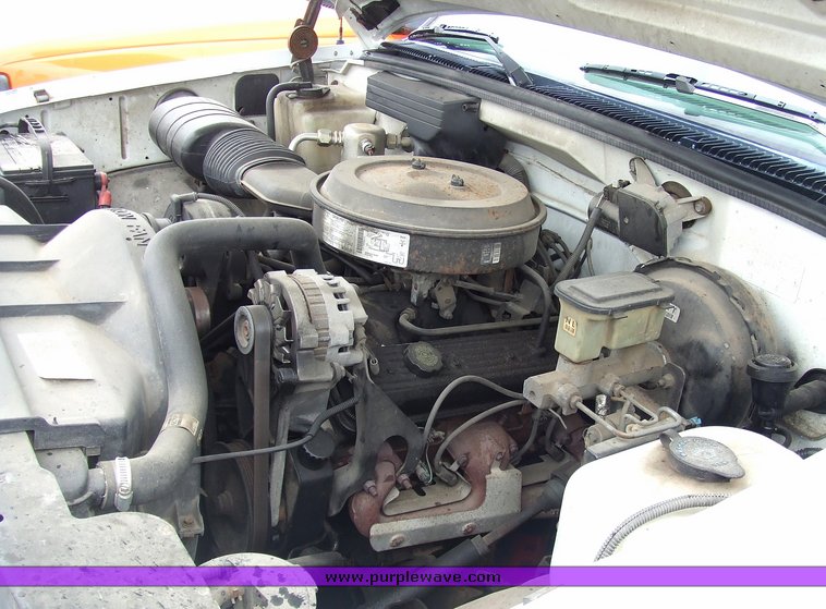 image for item 7101 1992 Chevrolet C2500 utility bed pickup