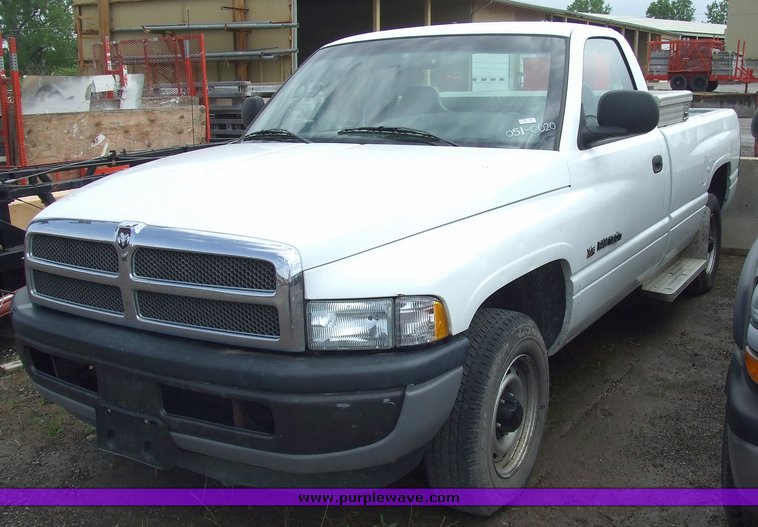 image for item 7102 2001 Dodge Ram 1500 pickup