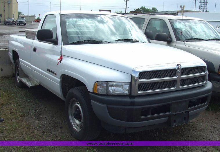 image for item 7102 2001 Dodge Ram 1500 pickup