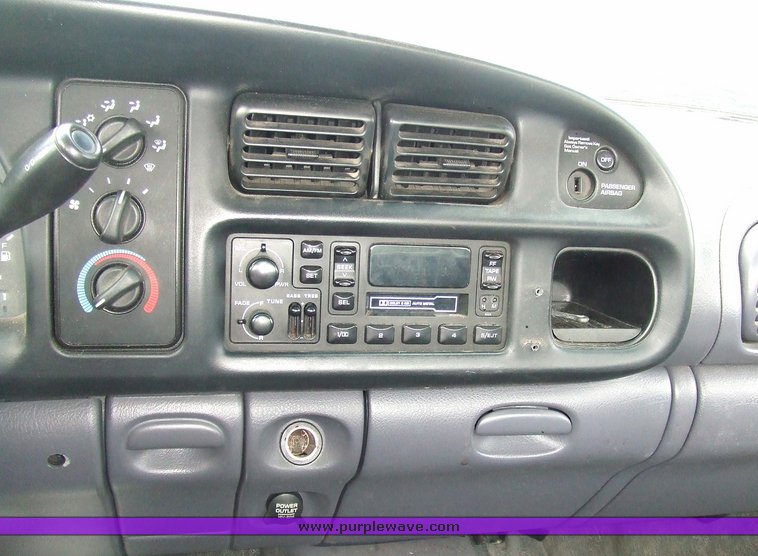 image for item 7102 2001 Dodge Ram 1500 pickup