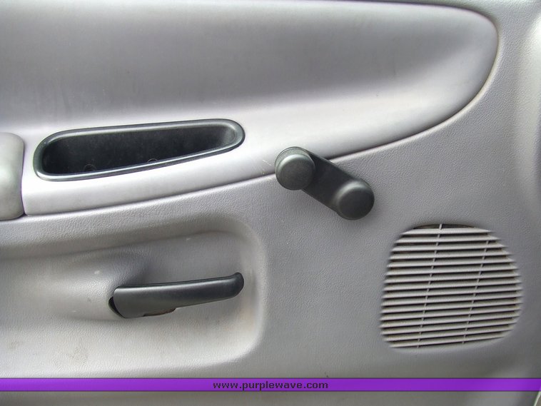 image for item 7102 2001 Dodge Ram 1500 pickup