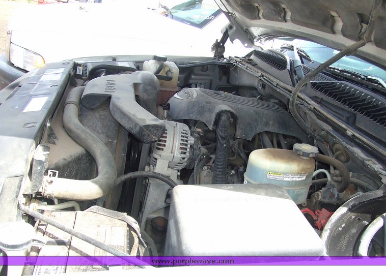 image for item 7103 2002 Chevrolet K2500 Suburban