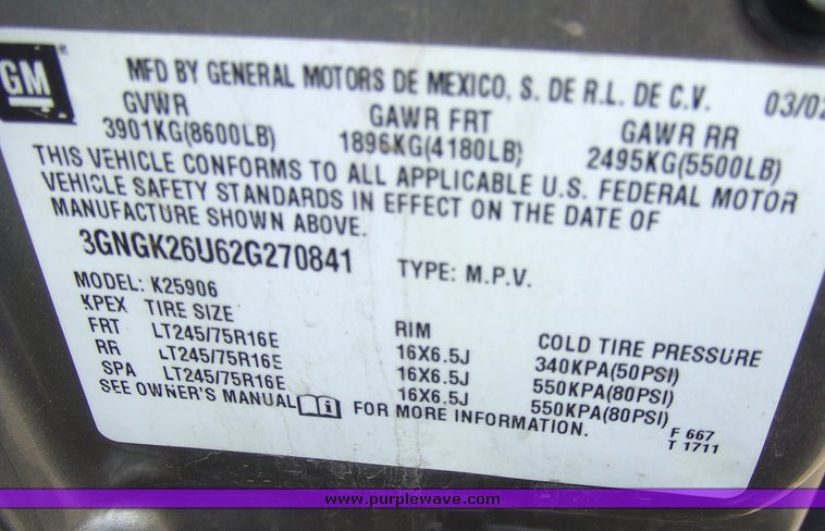 image for item 7103 2002 Chevrolet K2500 Suburban