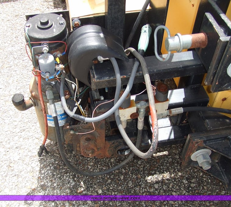 image for item 7104 1997 Enabs truck mounted energy absorption crash attenuator