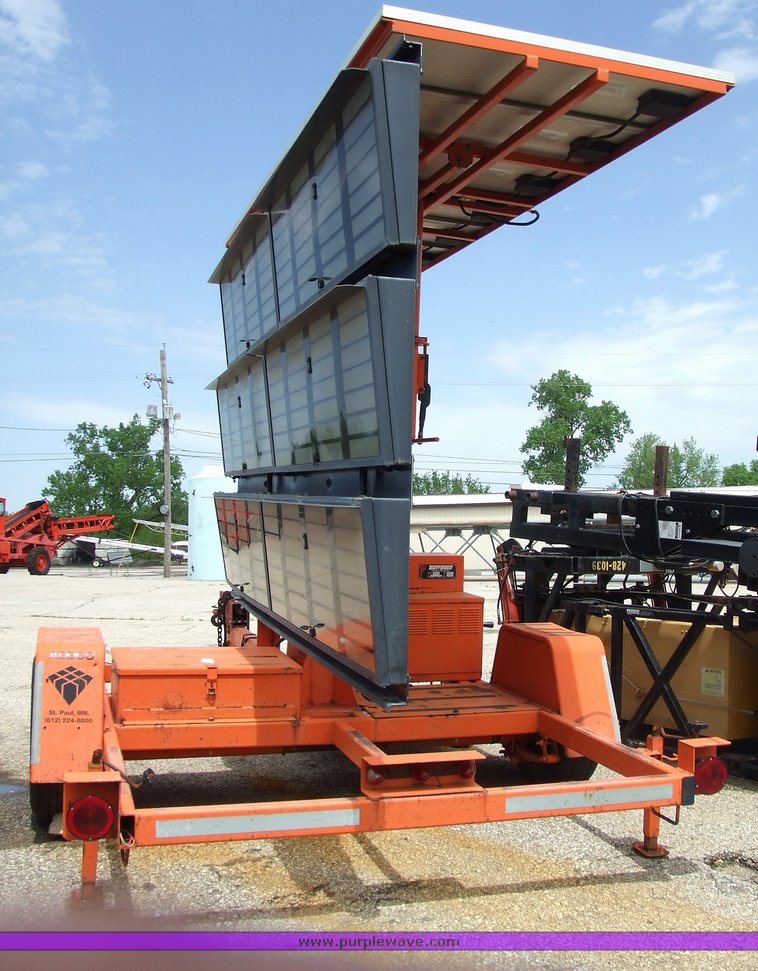 image for item 7106 1996 Addco trailer-mounted variable message board