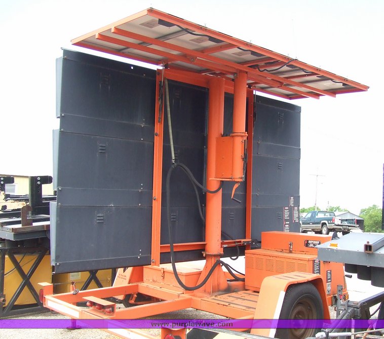 image for item 7106 1996 Addco trailer-mounted variable message board