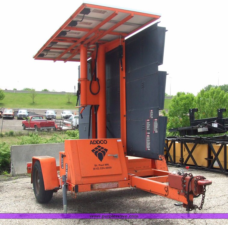 image for item 7107 1996 Addco trailer-mounted variable message board