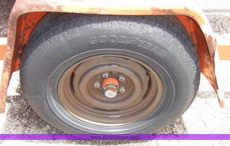 image for item 7107 1996 Addco trailer-mounted variable message board