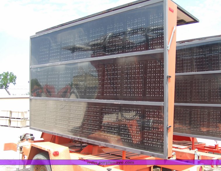 image for item 7109 2001 Ver-mac trailer-mounted variable message board