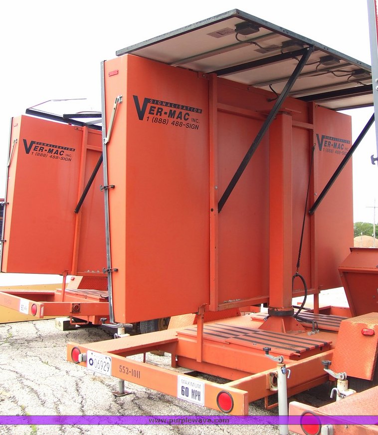 image for item 7109 2001 Ver-mac trailer-mounted variable message board